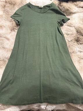 GAP Olive Green Short-Sleeve Midi Dress - Small